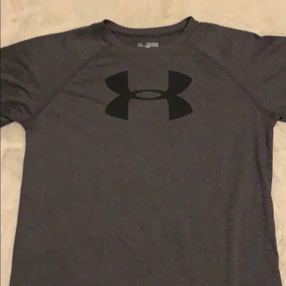 Under Armour YXL Loose Fit T-shirt